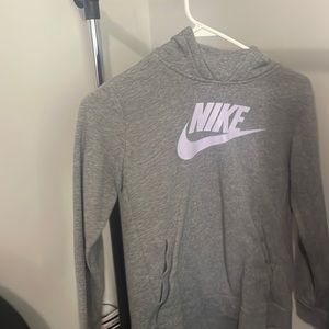 Grey Nike sweat shirt